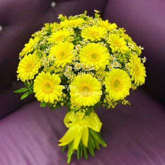 Букет из ромашек и гербер